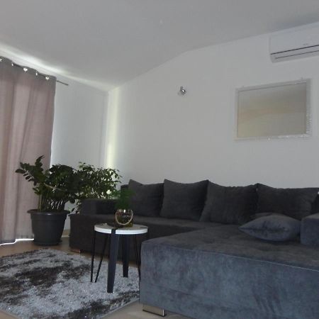 Apartman Bozic Daire Kaštel Štafilić Dış mekan fotoğraf